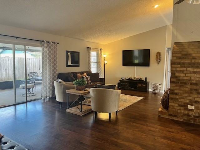 724 Fortuna Dr - Photo 5 of 38