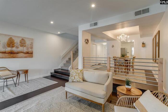 8 Royalgate Dr - Photo 5 of 25