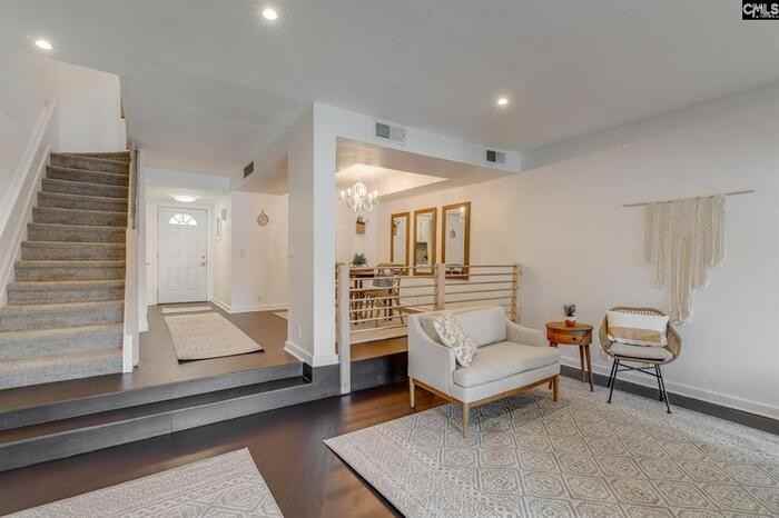 8 Royalgate Dr - Photo 6 of 25