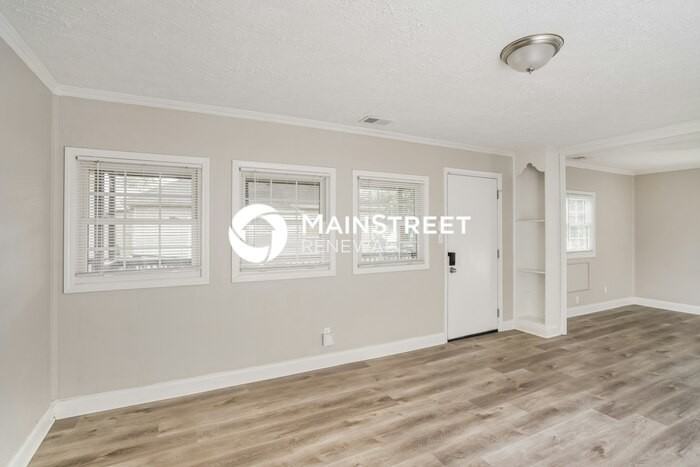 1917 Winston Ave - Photo 4 of 17