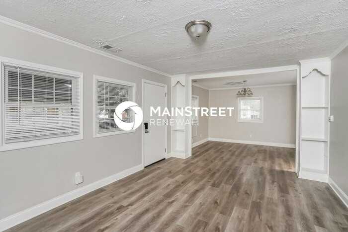 1917 Winston Ave - Photo 5 of 17