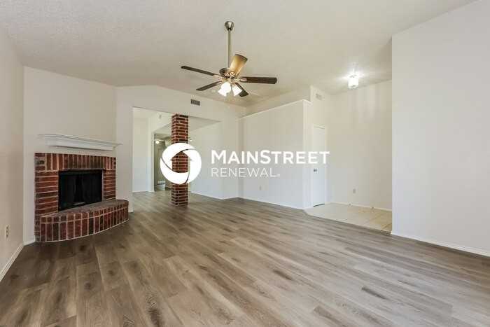 10909 Hornby St - Photo 4 of 16