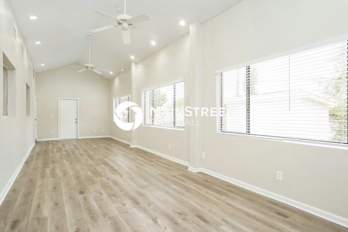 13606 River Forest Dr - Photo 7 of 16