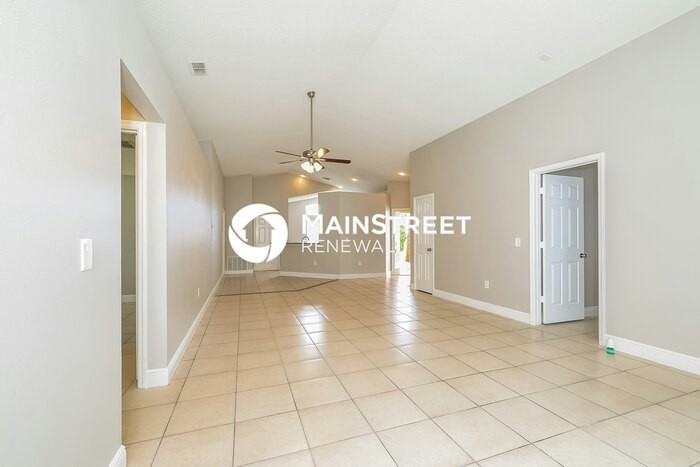 3258 Fairfield Dr - Photo 3 of 16