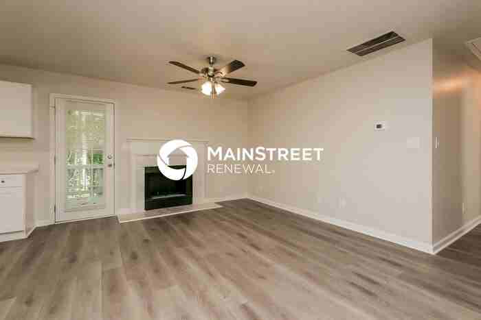 1103 Briar Cove Ct - Photo 4 of 17