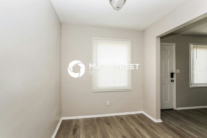 1935 S Champion Ave - Photo 7 of 17