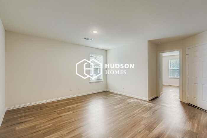 911 S 22nd St Unit B #B - Photo 4 of 14