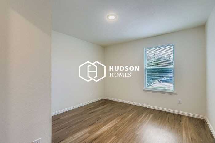 911 S 22nd St Unit B #B - Photo 7 of 14