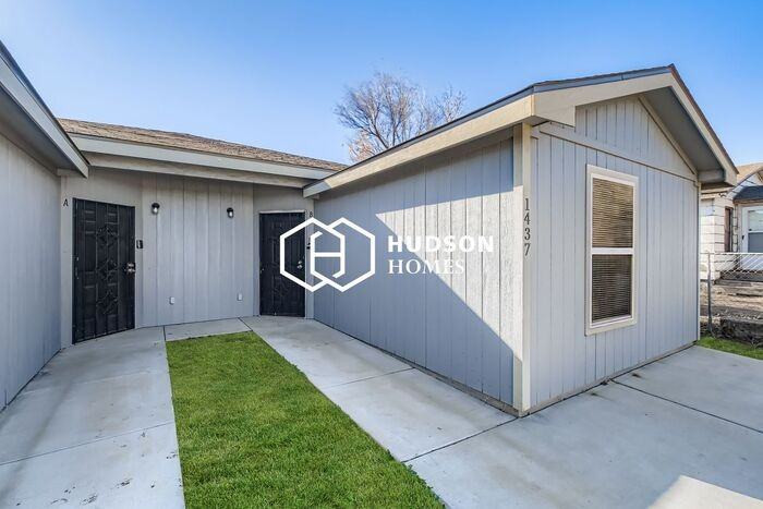1437 Nw 17th Ave #B - Photo 3 of 14