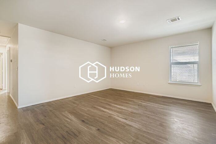 1437 Nw 17th Ave #B - Photo 4 of 14
