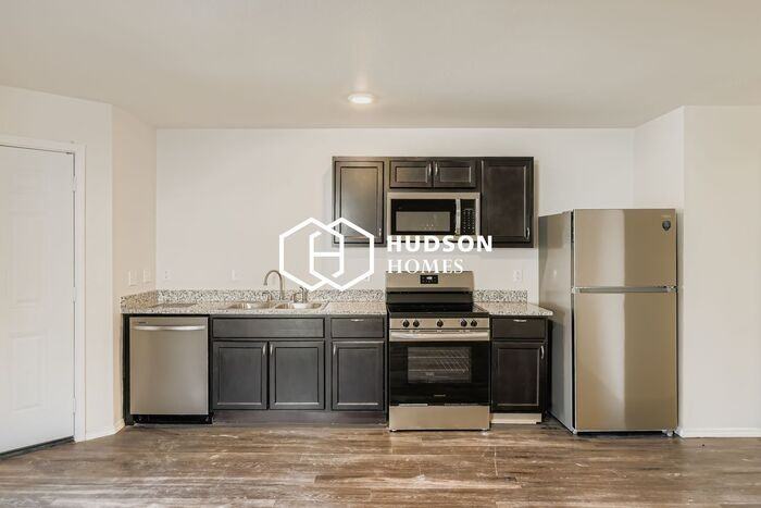 1437 Nw 17th Ave #B - Photo 6 of 14