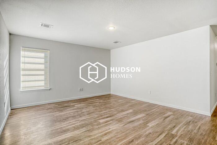 1421 Nw 16th Ave #A - Photo 3 of 14