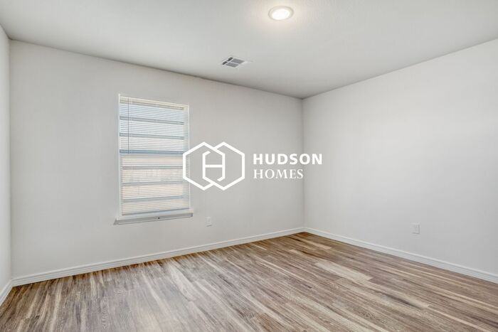1421 Nw 16th Ave #A - Photo 6 of 14