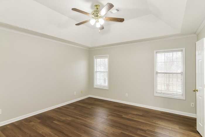 1303 Dorchester Dr - Photo 7 of 15