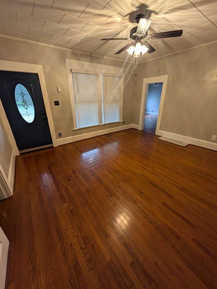 215 W D St - Photo 2 of 17