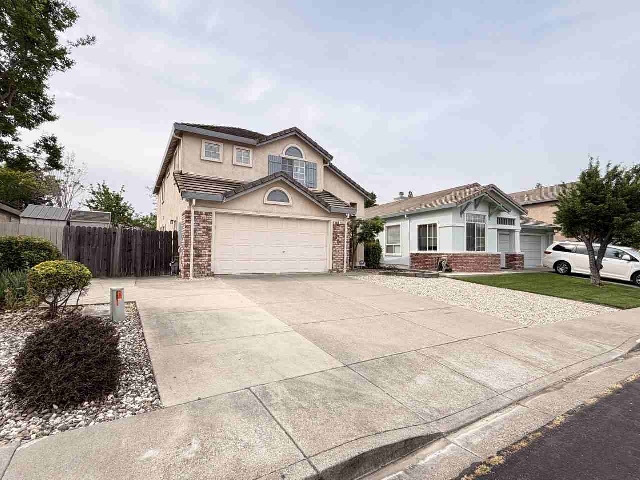 961 Celestine Circle - Photo 2 of 43