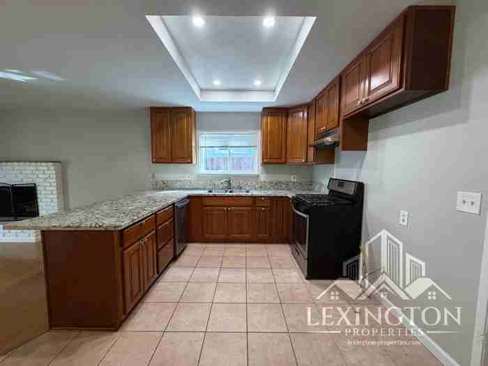 6375 Westwood Dr - Photo 7 of 30