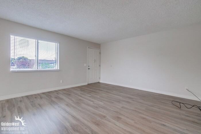 4074 35th St #4 - Photo 2 of 16