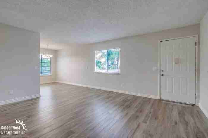 4074 35th St #4 - Photo 3 of 16