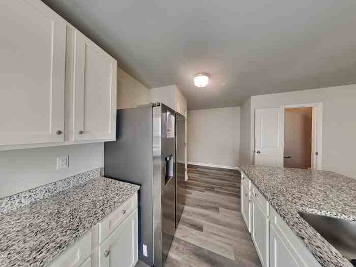 1048 Wedgewood Ct - Photo 5 of 22