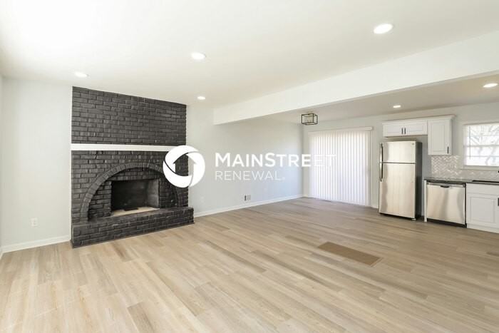 1212 Se Briarcroft St - Photo 2 of 21