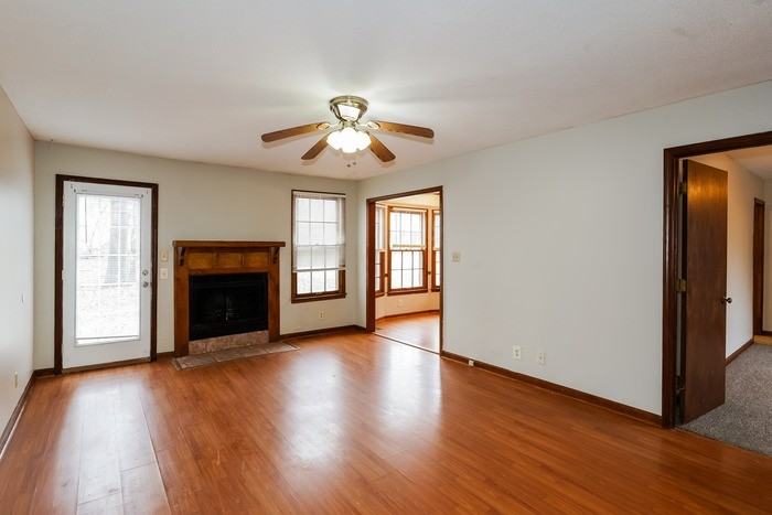 323 Southern Dr - Photo 4 of 11