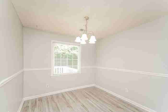 107 Chiswick Ct - Photo 6 of 13