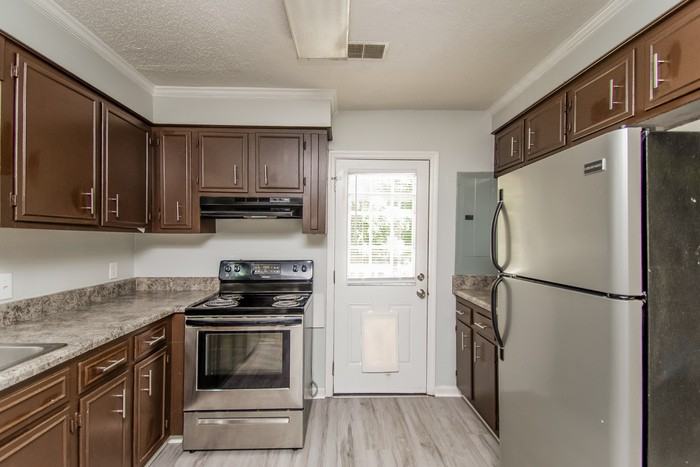 107 Chiswick Ct - Photo 7 of 13