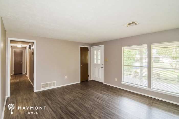 732 Mimosa Rd - Photo 3 of 11