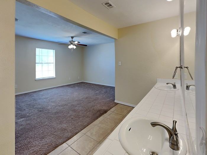 7621 Pebble Beach Dr - Photo 5 of 20