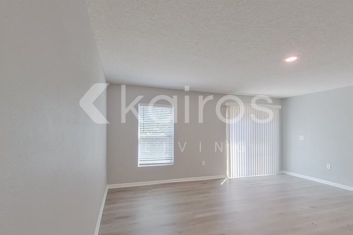 1924 W Roseboro Dr - Photo 5 of 21