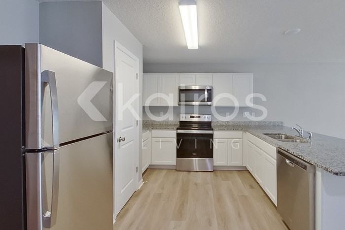 1924 W Roseboro Dr - Photo 7 of 21