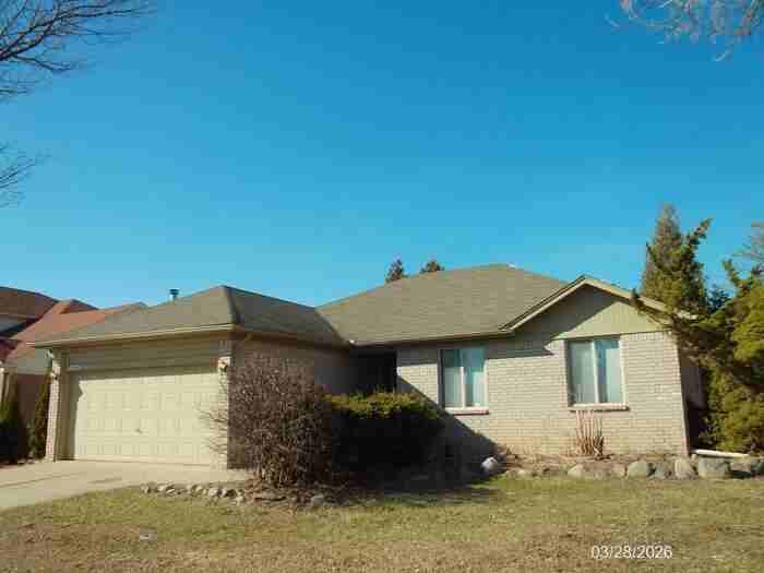 2081 Newburgh Dr - Photo 2 of 8