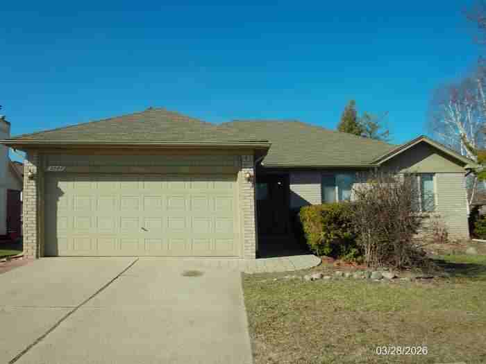 2081 Newburgh Dr - Photo 3 of 8