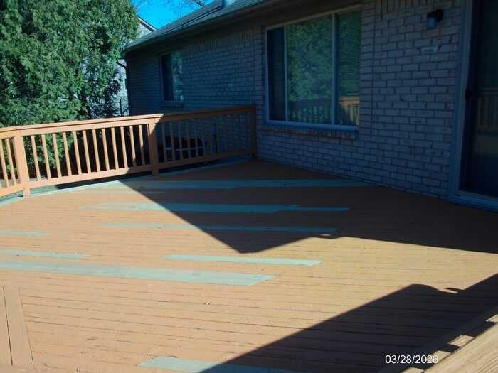 2081 Newburgh Dr - Photo 4 of 8