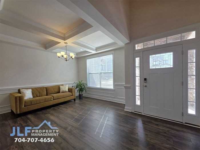 2216 Skybrook Oaks Dr - Photo 2 of 37