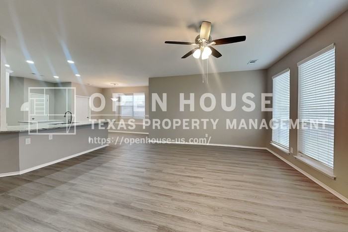 900 Pebblecreek Dr - Photo 5 of 20