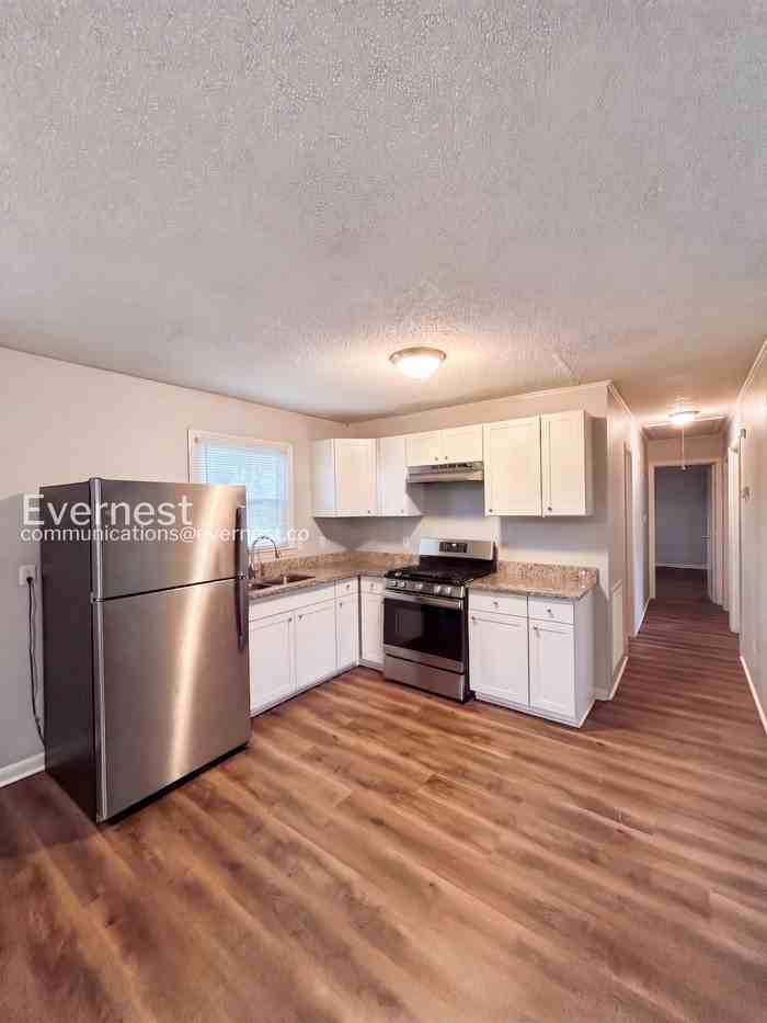 4026 Angus Dr - Photo 3 of 21