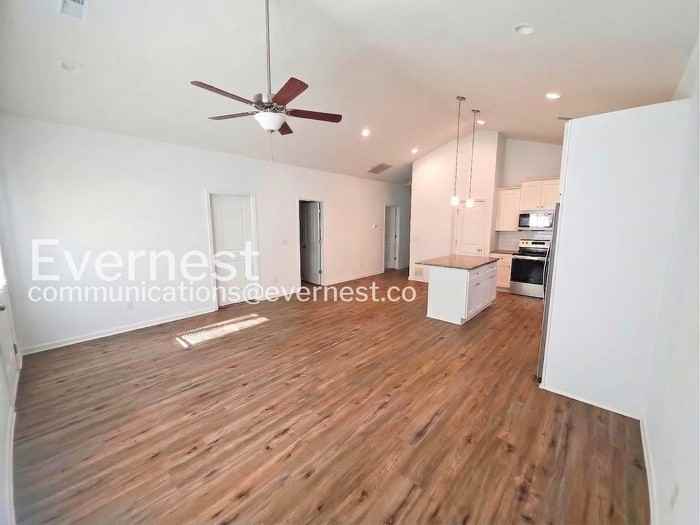 225 Tanner St - Photo 3 of 20