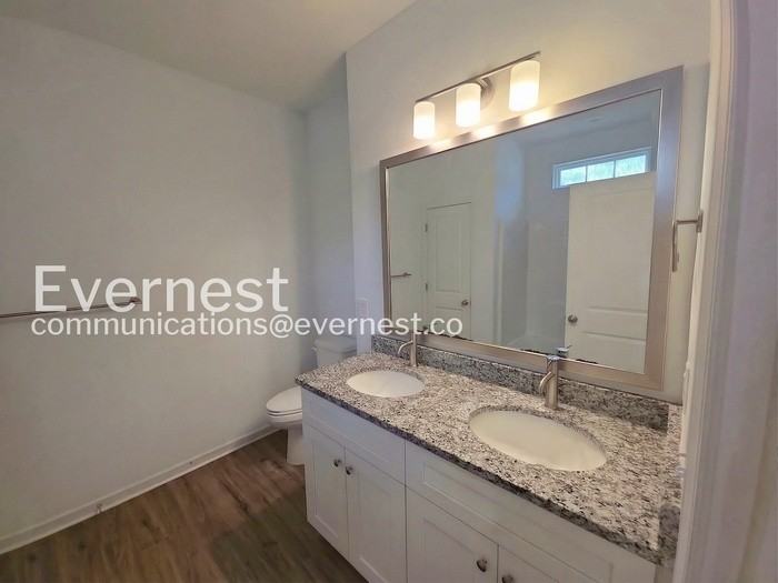 225 Tanner St - Photo 5 of 20