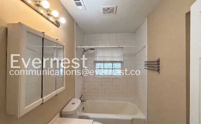 1525 Kirby Ave - Photo 7 of 17