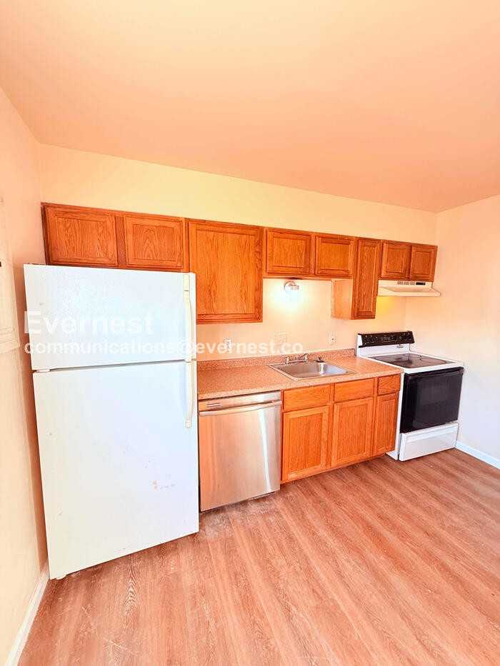 24612 Berry Ave - Photo 2 of 27