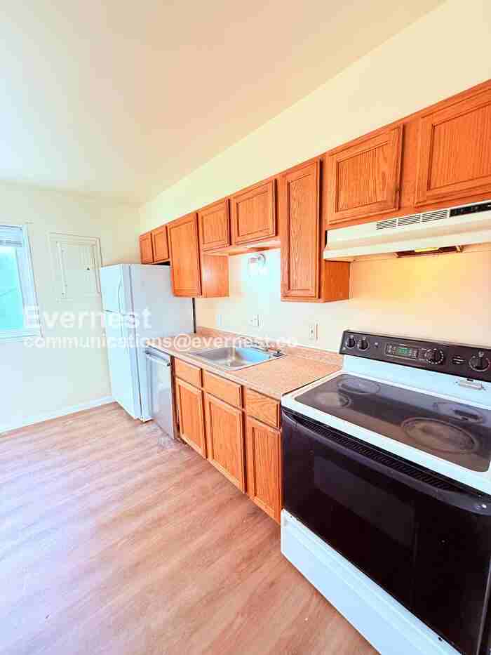 24612 Berry Ave - Photo 3 of 27