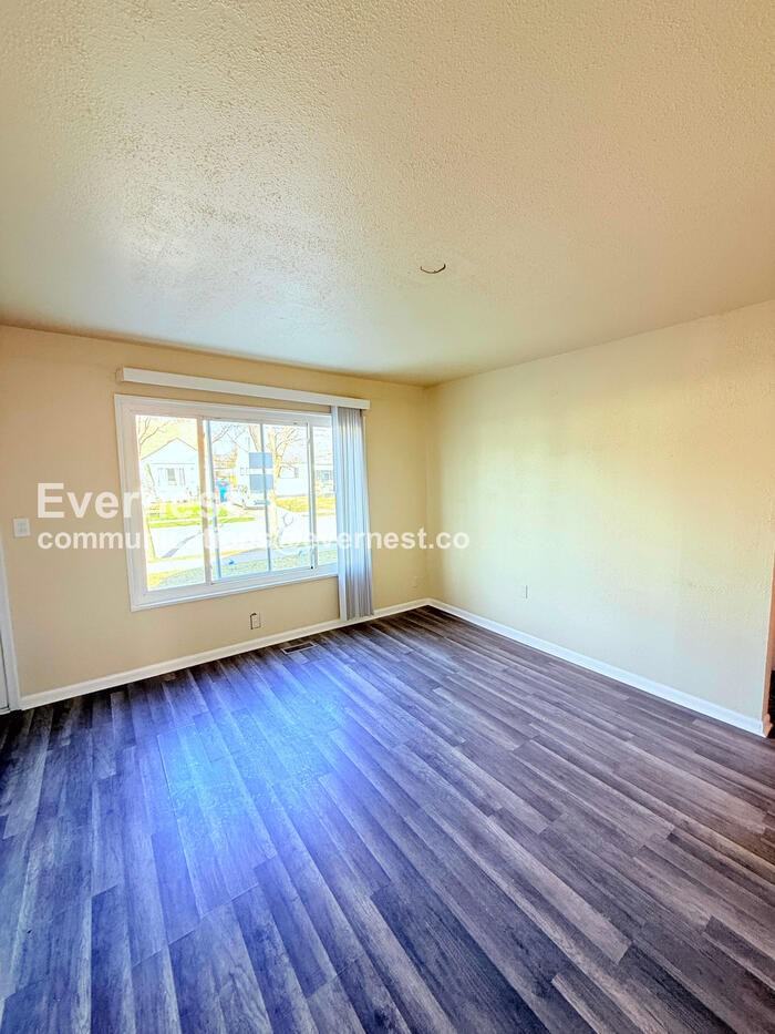 24612 Berry Ave - Photo 7 of 27