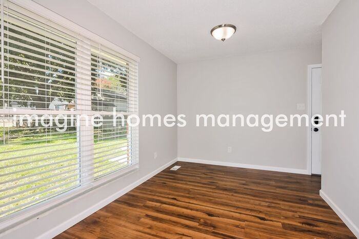 2717 Greenleaf Dr - Photo 5 of 14