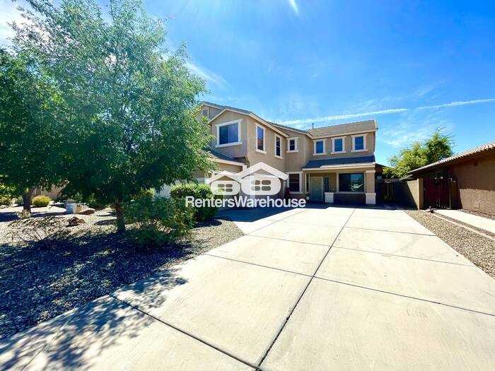 371 E Embassy Dr - Photo 2 of 24