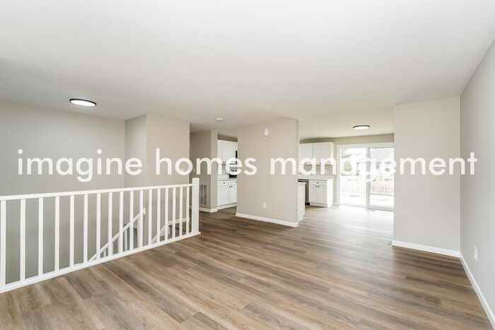 830 Ridgeview Dr - Photo 4 of 22