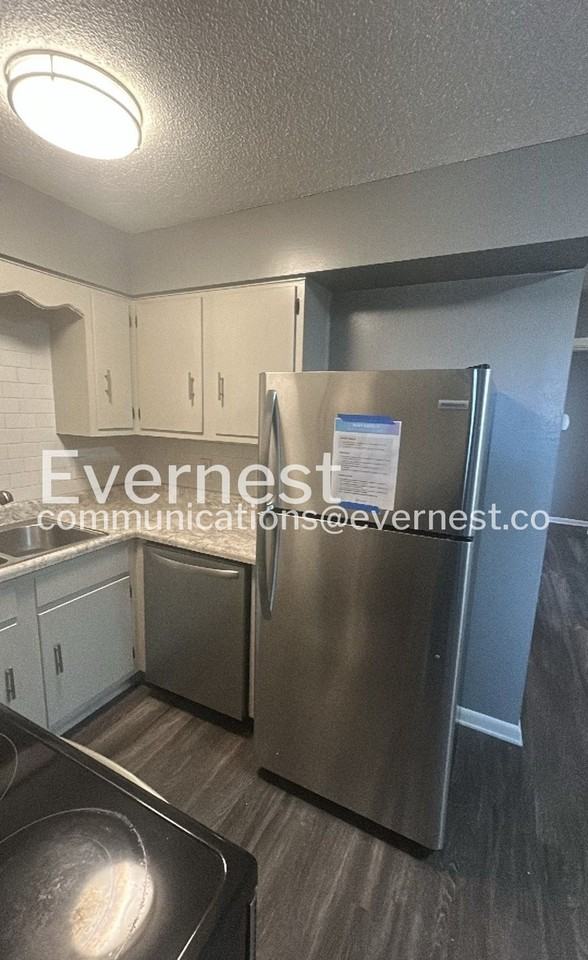9 Meredith Ct #6 - Photo 2 of 17