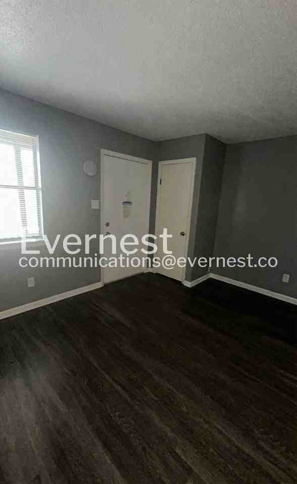 9 Meredith Ct #6 - Photo 4 of 17