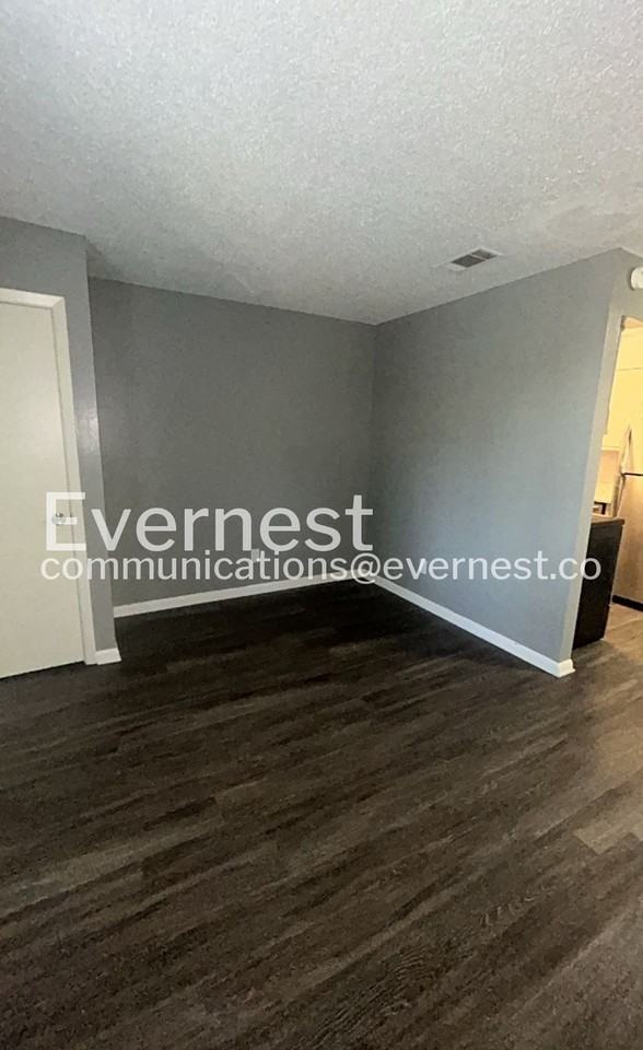 9 Meredith Ct #6 - Photo 5 of 17
